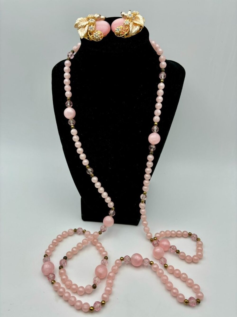 1950s Lucite Acrylic  Necklace Earrings Ensemble-Long 52 Inch